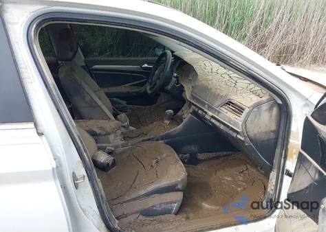 2019 Volkswagen Jetta S/Se/R-Line z USA, uszkodzony, nr VIN 3VWC57BU7KM263073